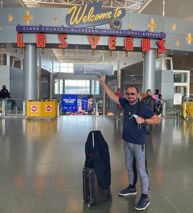 Rijetko tko bi ga prepoznao! Pogledajte kako je popularni Mile Kitić izgledao u mladosti