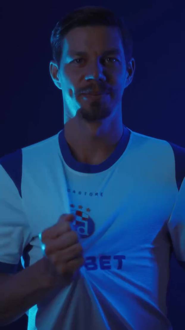 Dinamo nosi bijeli dres nakon 21 godinu! Kako vam se sviđa?