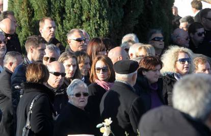 Pokopan Tomislav Bašić, na ispraćaju bio i Luka Modrić