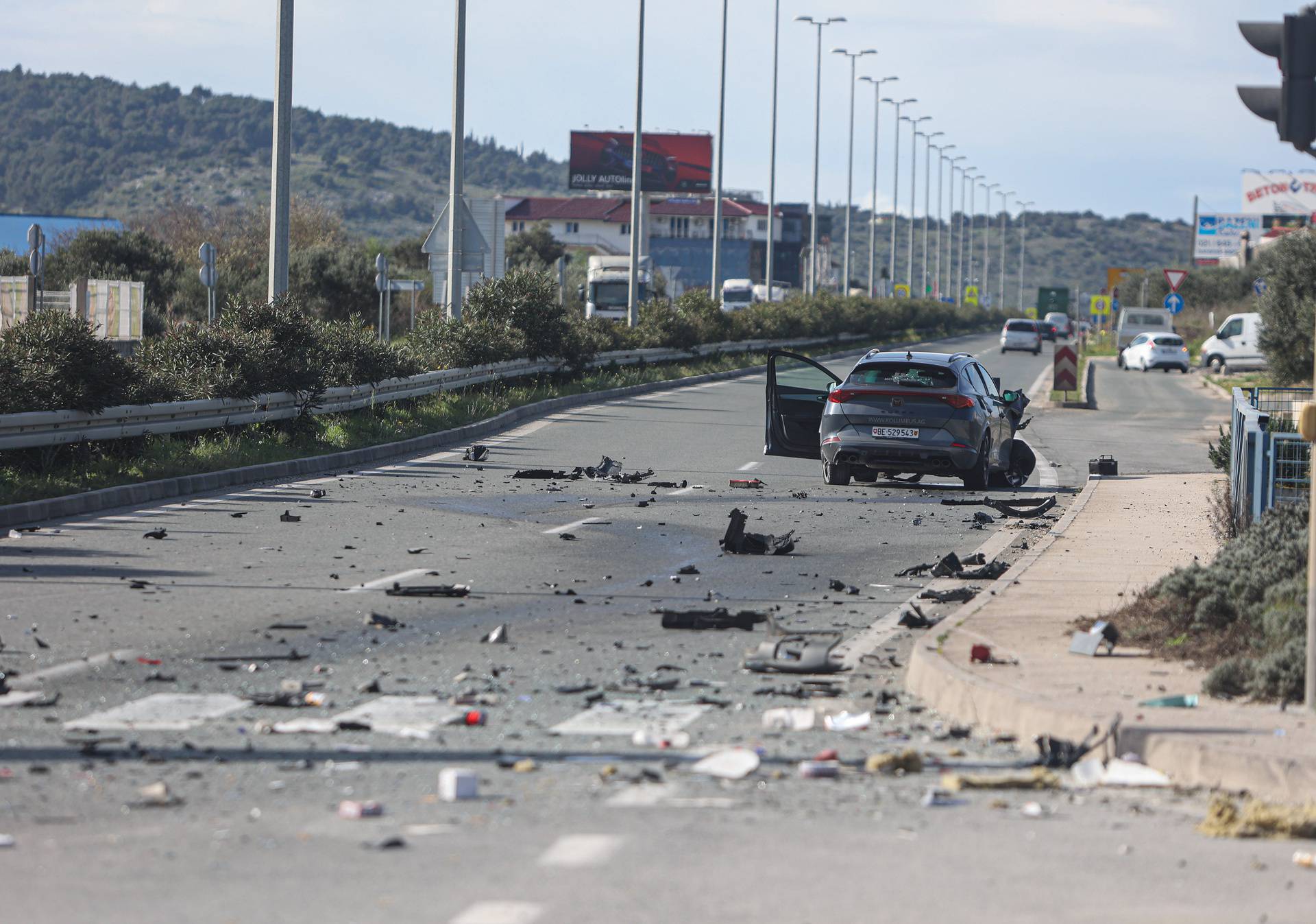 Trogir: Sudar dvaju vozila na Jadranskoj magistrali