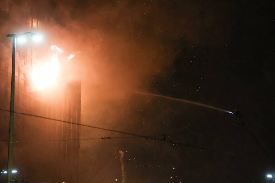Zagreb: Pozar u Vjesnikovom neboderu