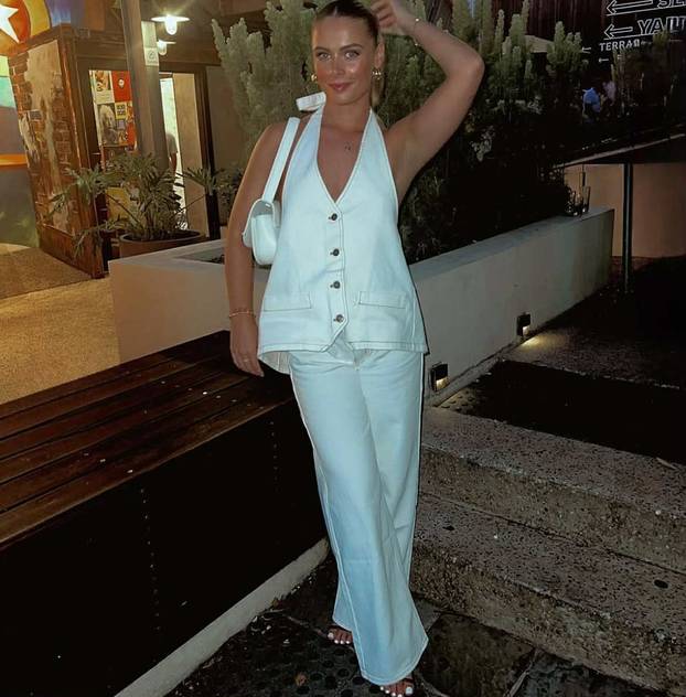 FOTO Zavirite u vruće prizore: Zanosna Australka otkrila sve, traži dečka iz inozemstva...