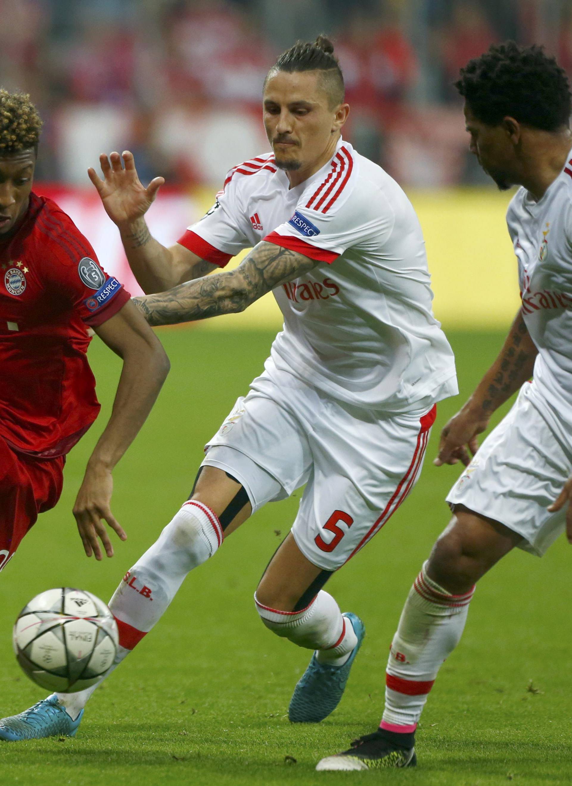 Bayern Munich v Benfica - UEFA Champions League Quarter-finals First leg