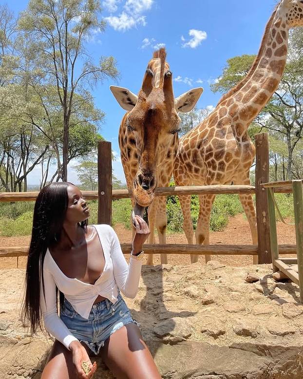 FOTO 'Crna Barbika': Kažu da je jedna od najljepših Afrikanki