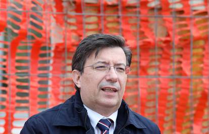 Državni tajnik Uhlir: 'Najkasnije do kraja srpnja planiramo zatvoriti kontejnerska naselja'