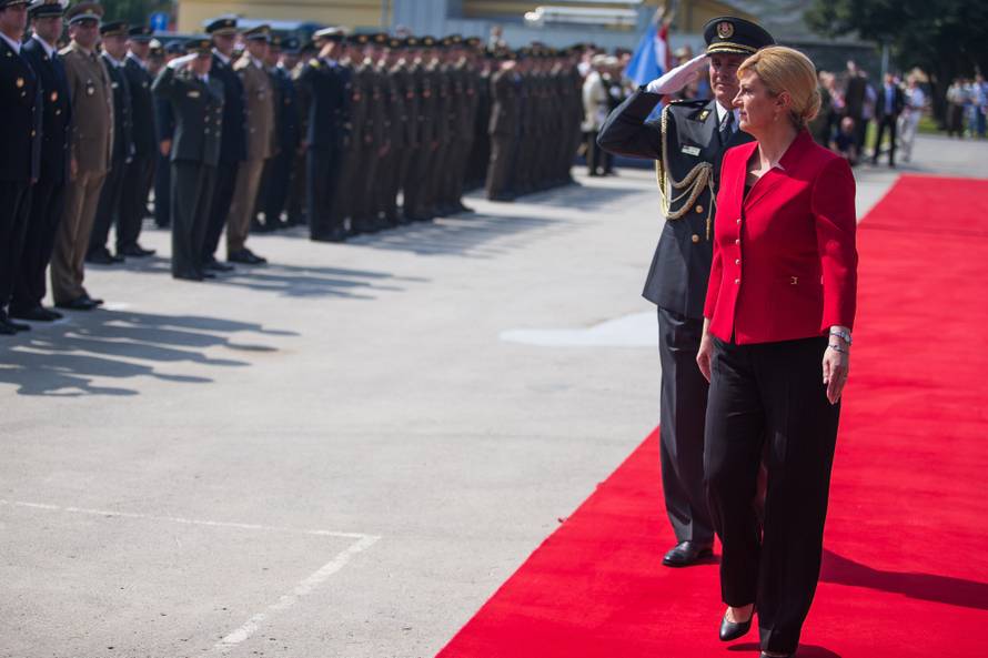 Vukovar: SveÄana promocija polaznika vojnih Å¡kola Hrvatskog vojnog uÄiliÅ¡ta Dr. Franjo TuÄman