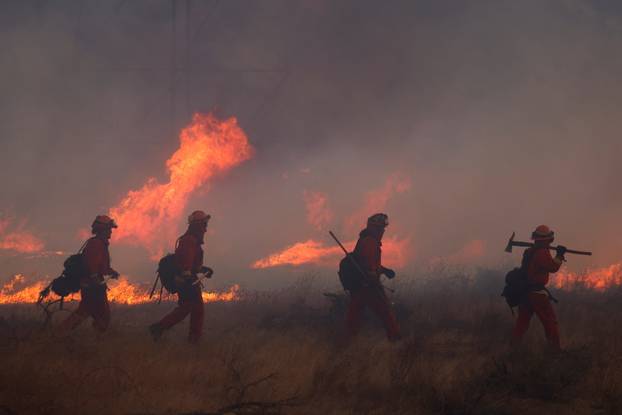 Hughes Fire, at Castaic Lake