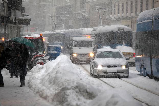 ARHIVA - Zagreb je 14. sije?nja 2013. bio zatrpan snijegom