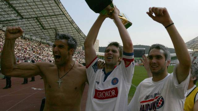 ARHIVA - Split: Igrači i navijači Hajduka proslavili osvajanje naslova prvaka u sezoni 2004./05.