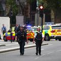 Auto se zabio u britanski parlament, ima ozlijeđenih