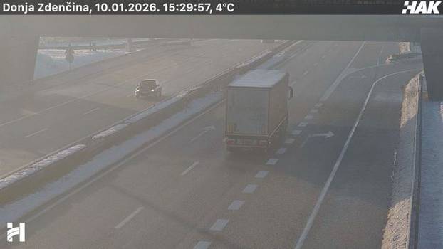 FOTO Pogledajte situaciju na autocestama: Snijeg još pada, stvara se poledica, ima i magle