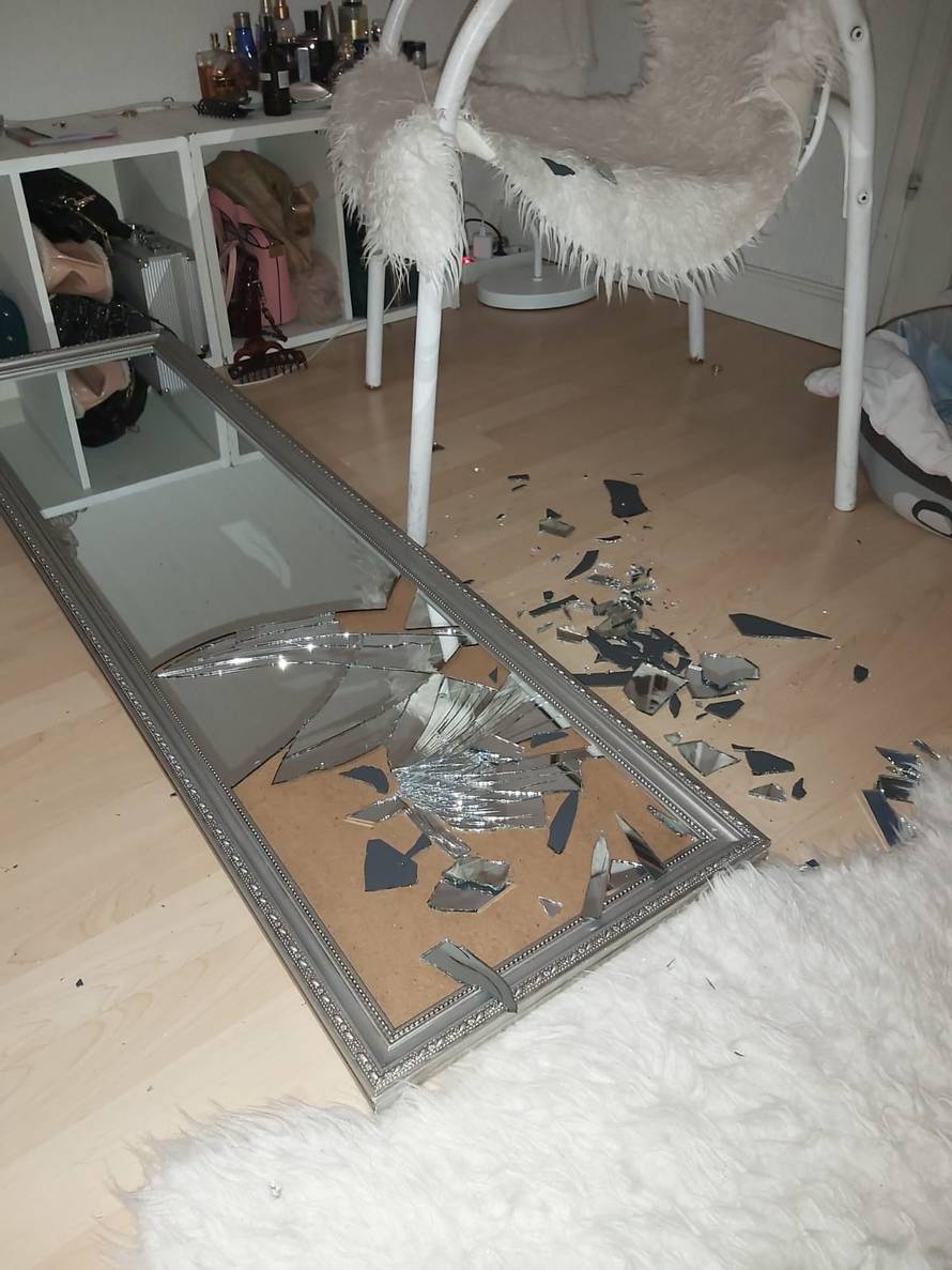 'Ogledalo mi je palo kraj glave, kuća nam se tresla kao da je od papira. Tata je došao po mene'