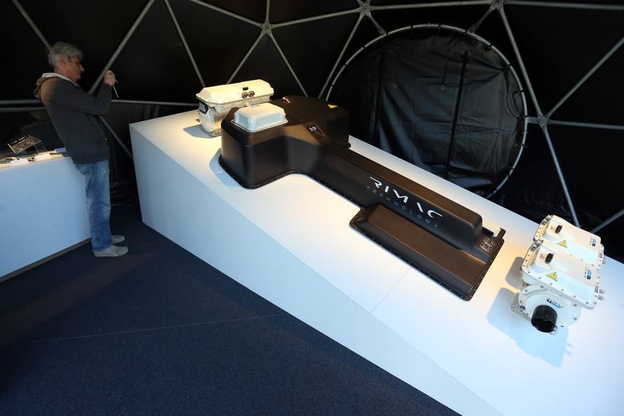 U centru Zagreba graÄanima pradstavljen super automobil Rimac C-Two