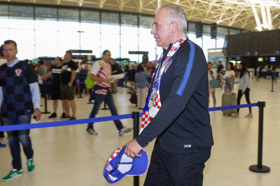 Zagreb: Brojne osobe iz javnog Å¾ivota odlaze Äarter letom na finalnu utakmicu HrV - FRA