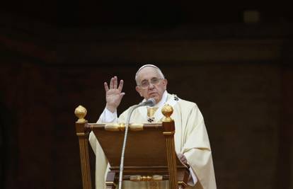 Papa: Nismo komunisti zato što brinemo za sve siromašne