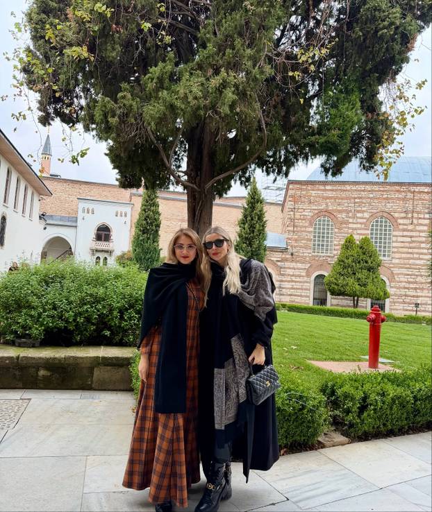 FOTO Naša prekrasna novinarka zaljubila se u ikonu Reala. Brak im je kao iz bajke, dobili i sina