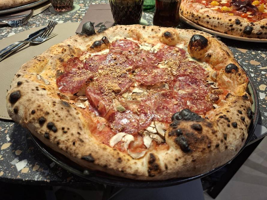 Hit u Zagrebu: Kod Ljupke su na pizzi cvjetača, šipak i lješnjaci!