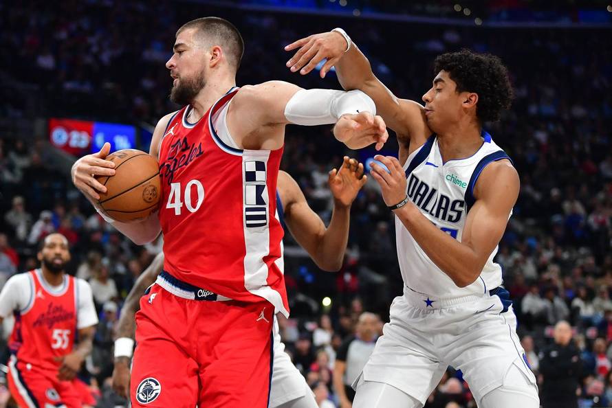 NBA: Dallas Mavericks at Los Angeles Clippers