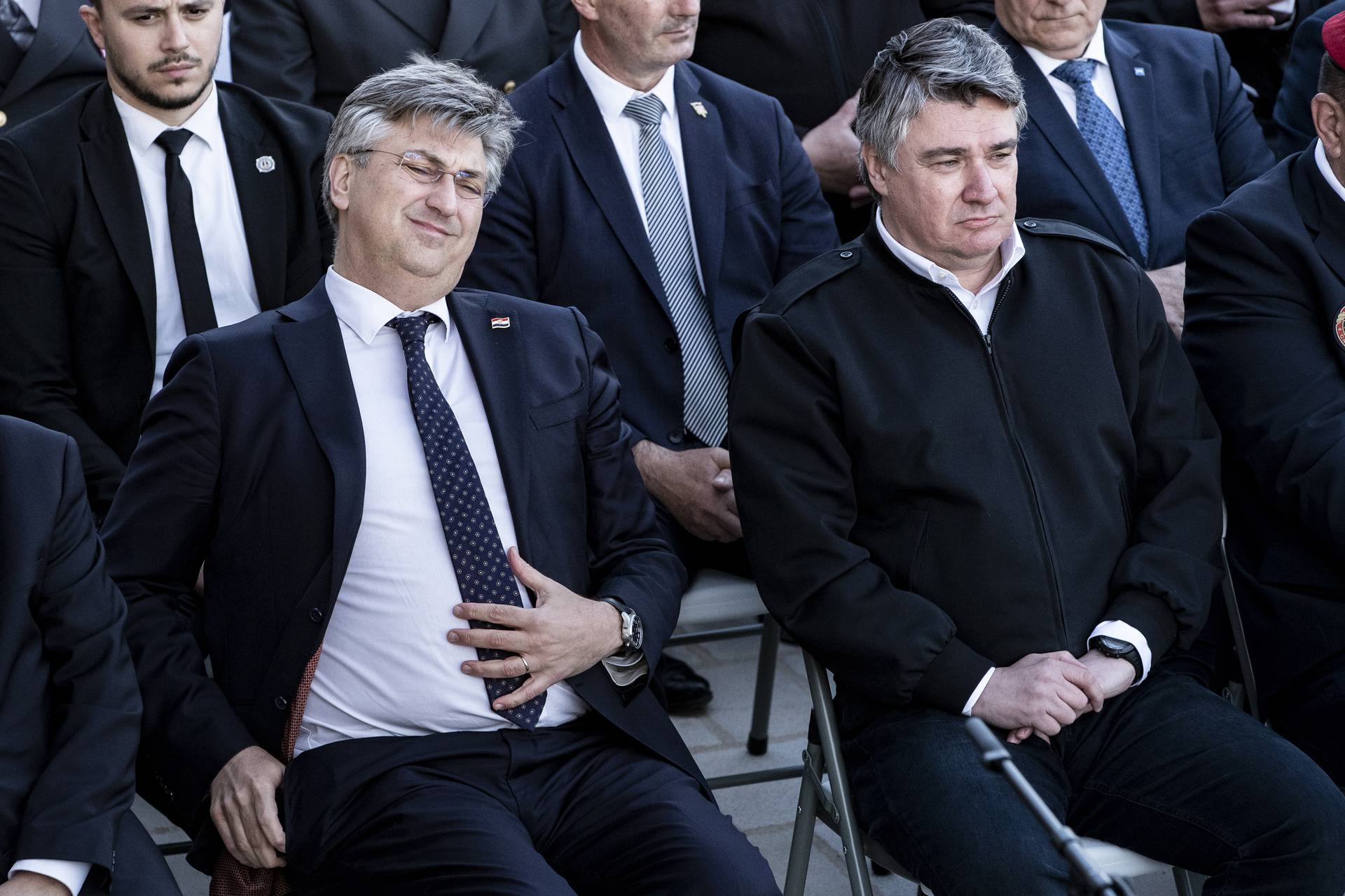 FOTO Plenković i Milanović sjeli su jedan kraj drugoga, ali na licima im nije bilo oduševljenja