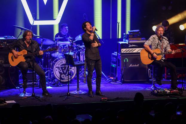 Zadar: Koncert Parnog Valjka u Arsenalu povodom Valentinova