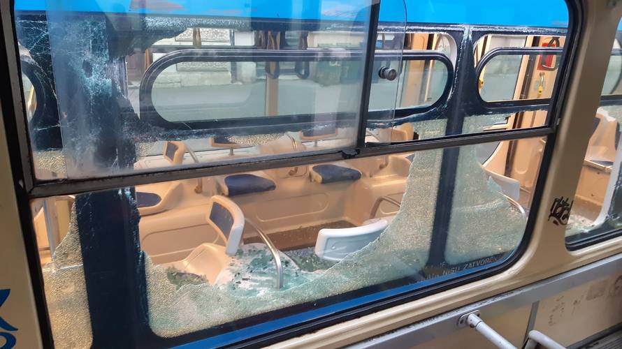 Tramvaji ne voze kroz centar: 'Trola je pala i sve je puknulo'