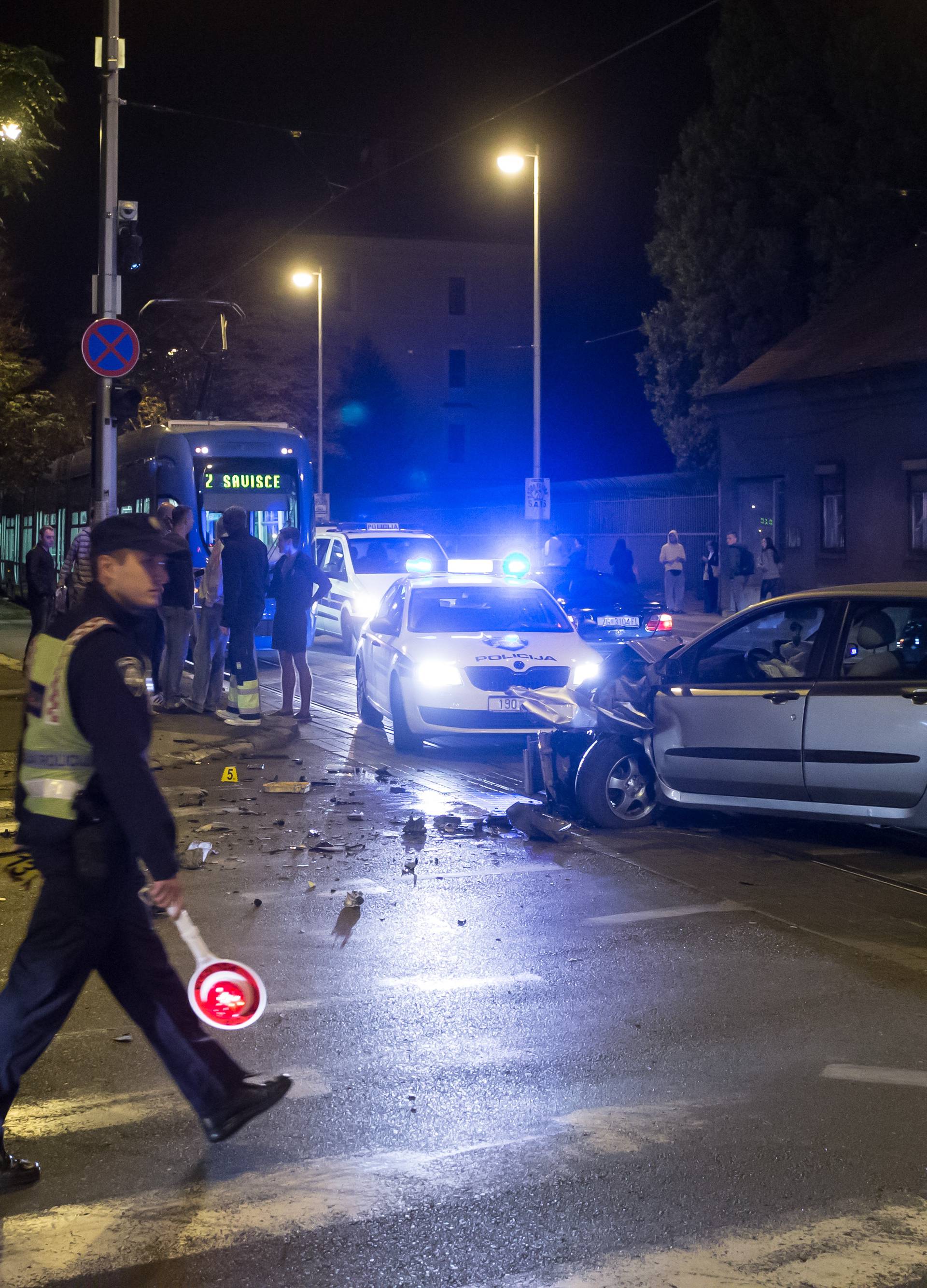 U sudaru dva automobila na Črnomercu ima teže ozlijeđenih