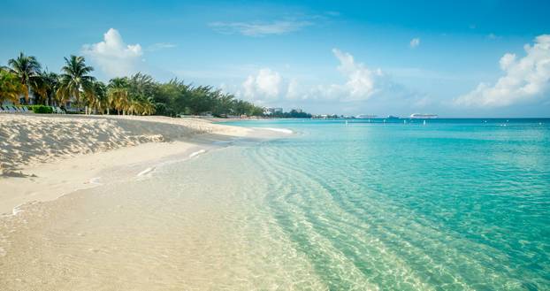 Seven Mile Beach on Grand Cayman island, Cayman Islands