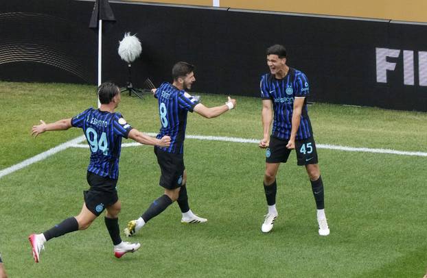 FIFA Club World Cup - Group E - Inter Milan v Urawa Red Diamonds