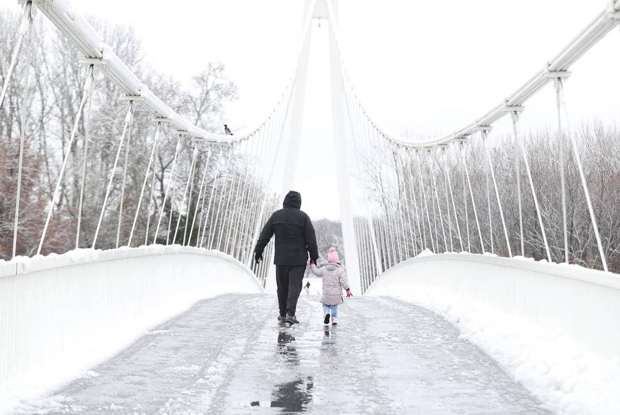 Snježni pokrivač je zabijelio je Osijek