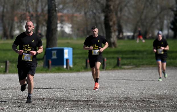 Zagreb: Na Bundeku organizirana utrka "Yellow Ribbon Run Pobijedimo predrasude" u kojoj je sudjelovao i ministar Habijan
