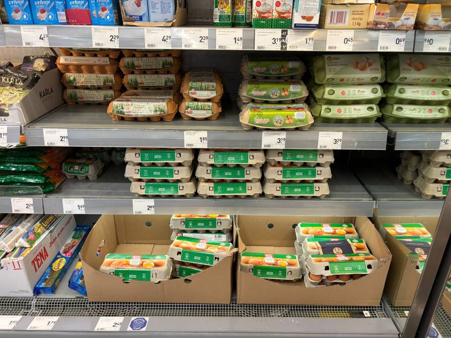 U trgovinama nema jaja: U velikim centrima police su sve praznije: Evo o čemu se radi!