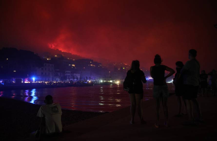 Omiš: Katastrofalna noć na požarištu kod Omiša.