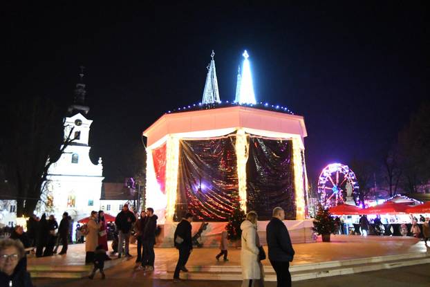 Bjelovar: Grad nikad ljepši u blagdanskom ruhu, a i advent je naraskošniji ikad