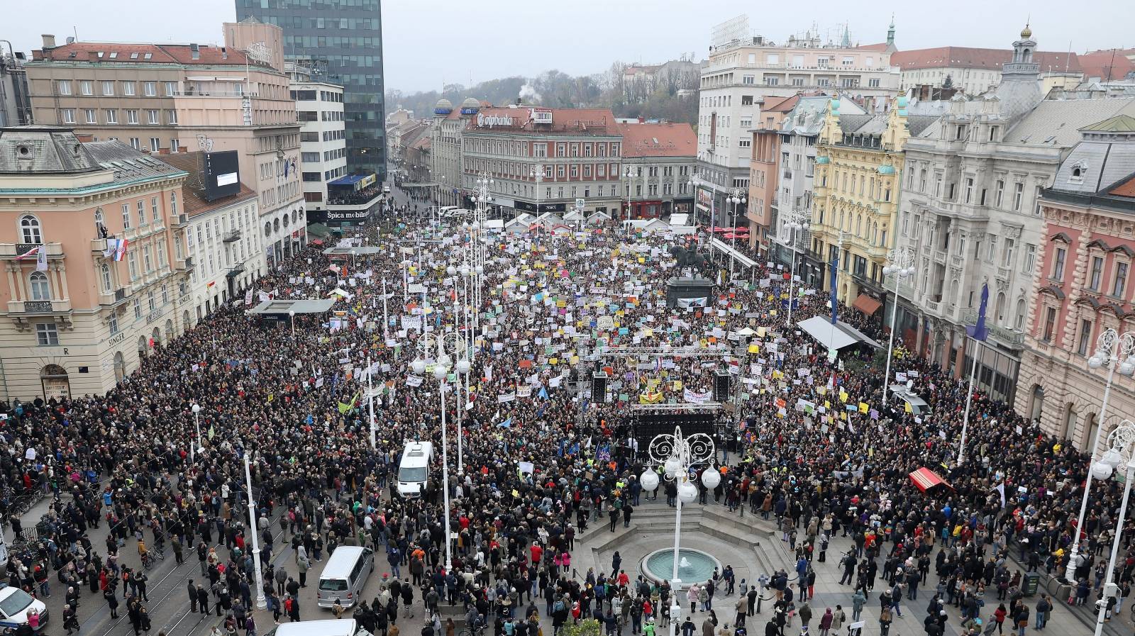 Veliki prosvjed Hrvatska mora bolje popunio glavni gradski Trg