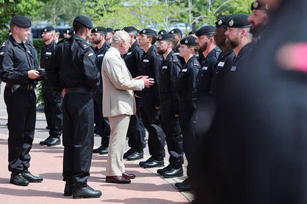 Kralj Charles III. vozio tenk tijekom Dana obitelji Kraljevske tenkovske pukovnije