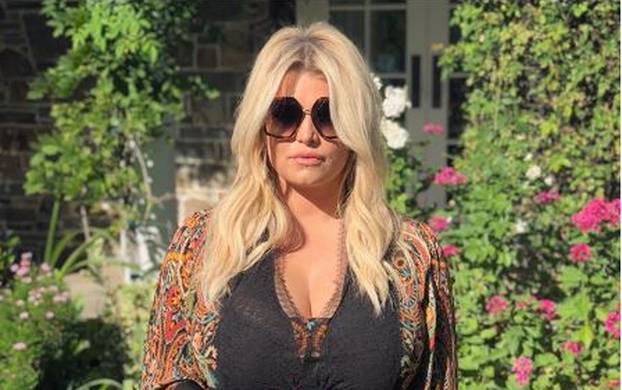 FOTO Jessica Simpson šokirala: Nakon 20 godina došla na VMA, izgleda skroz neprepoznatljivo