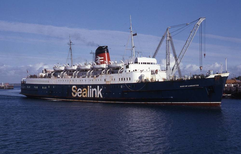 Pod palubom prije 30 godina napuštenog i  propalog broda