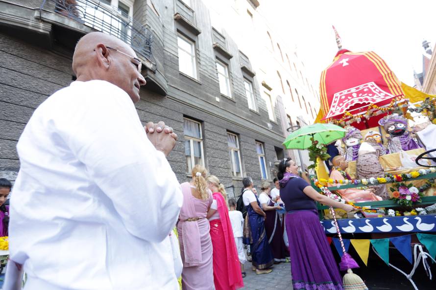 Zagreb prepun boja i zvukova: Indijski festival kočija u gradu