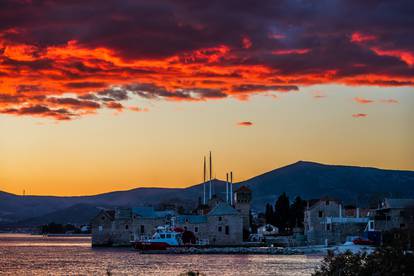 FOTO Pogledajte prekrasan zalazak sunca u Kaštelima