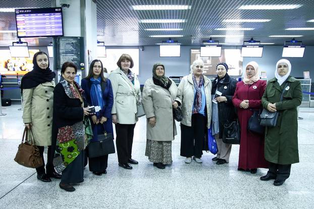 Sarajevo: Predstavnice Udruzenja "Majke Srebrenice" otputovale u Haag na izricanje presude Radovanu Karadzicu