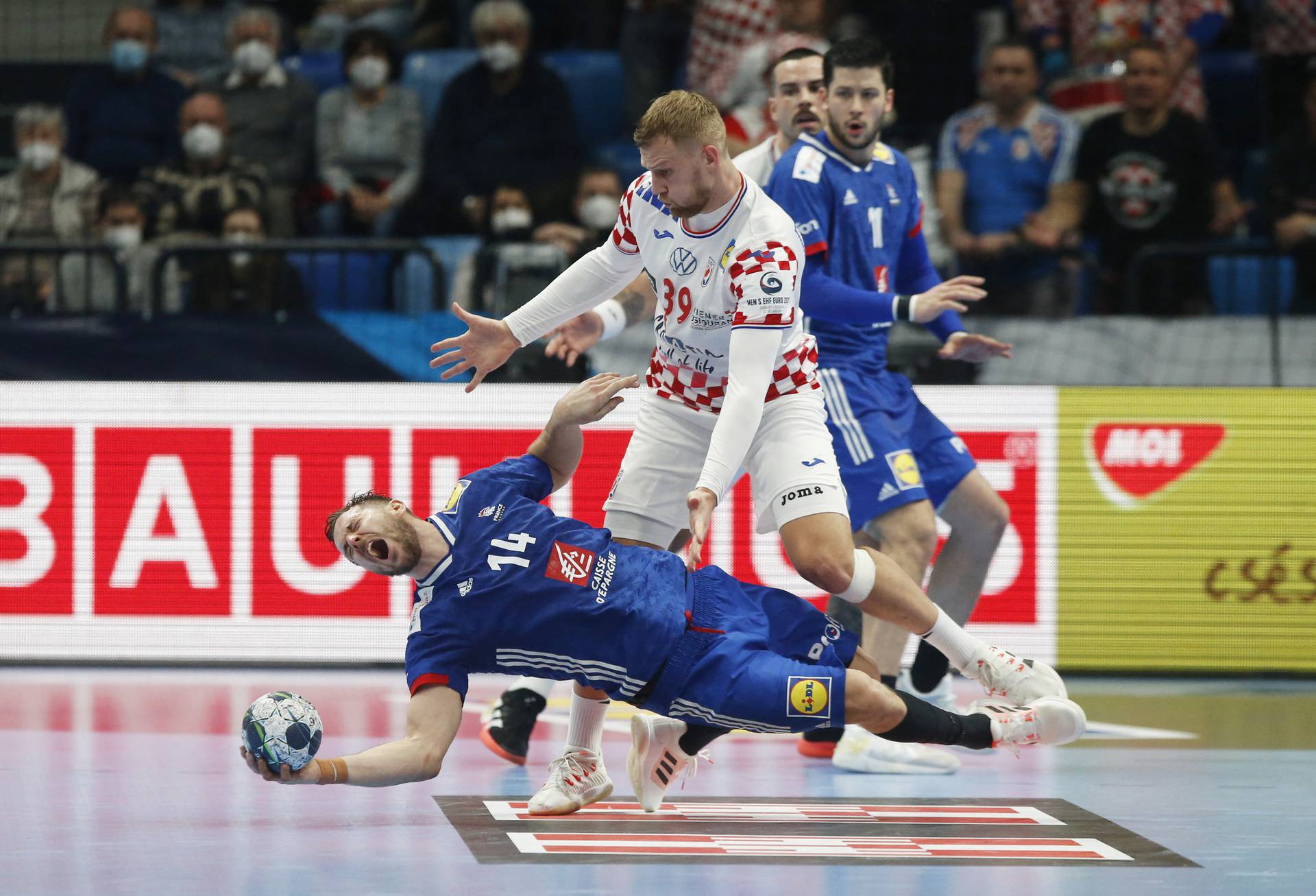 EHF 2022 Men's European Handball Championship - Group C - Croatia v France