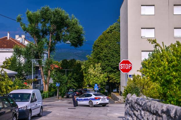 Knin: Hrvatske zastave vijore se gradom