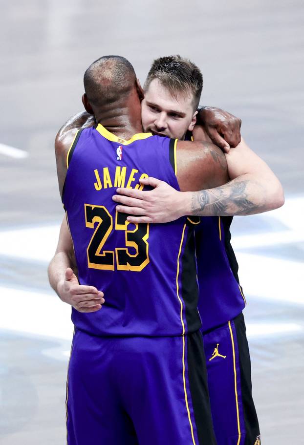 NBA: Los Angeles Lakers at Dallas Mavericks