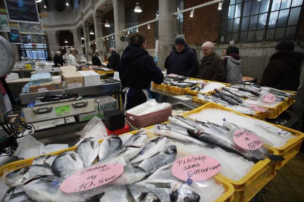 Rijeka: Ponuda ribe na riječkoj ribarnici