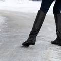 Znanstvenici otkrili kako hodati po ledu - i nećete se poskliznuti