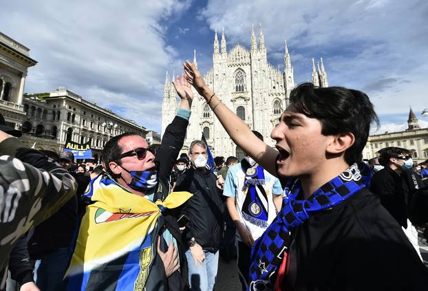 Serie A - Inter Milan fans celebrate winning Serie A