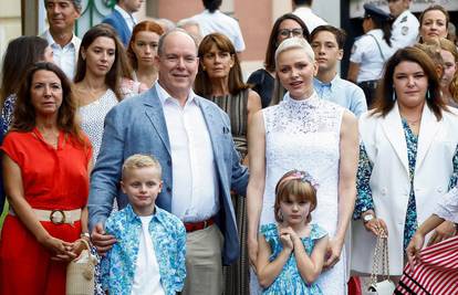 'Najtužnija princeza svijeta' napokon se pojavila u javnosti sa suprugom i njihovom djecom