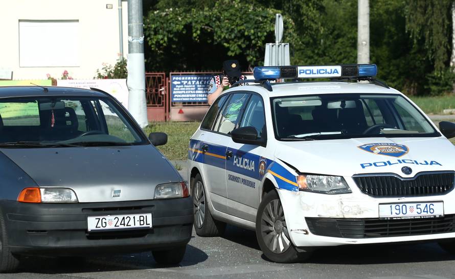 Policija se u Dubravi sudarila s dostavljačem, nema ozlijeđenih
