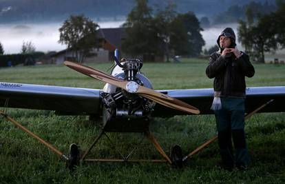 Izgradio avion jer mu se nije dalo voziti 15 minuta do posla