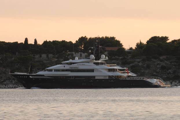 ARHIVA - 2009. Skradin: Vlasnik Microsofta Bill Gates s obitelji na odmoru po Jadranu